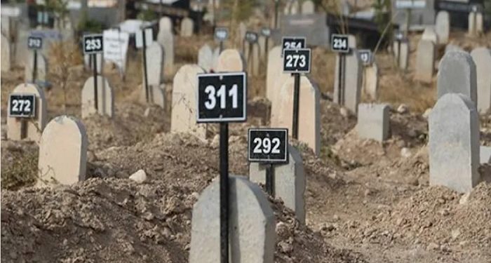 HDP’li Hüda Kaya kaldırıma gömülen cenazeleri Meclis’e taşıdı