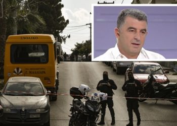 Yunan gazeteci evinin önünde öldürüldü