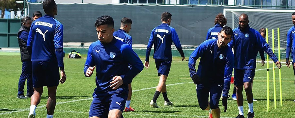 İkinci kez Süper Lig'e tutunamayan Büyükşehir Belediye Erzurumspor'a teknik direktör dayanmadı