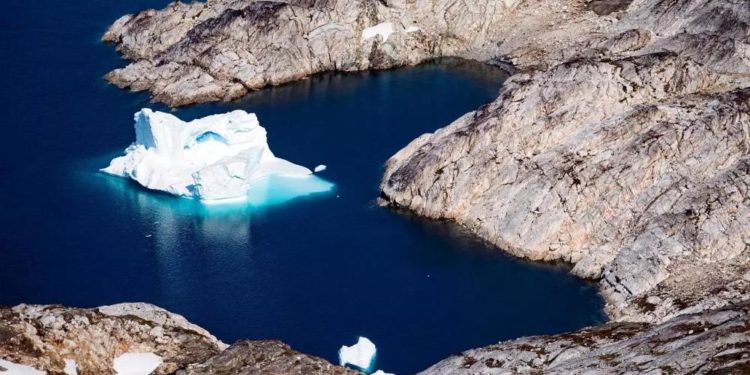 Rusya erime nedeniyle artık erişilebilen Kuzey Kutbu’nu sahiplendi: Bizim toprağımız bizim bölgemiz