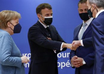 AB liderleri, 2021 yıl sonuna kadar en az 100 milyon doz aşı hibe edilmesi konusunda anlaşma sağladı