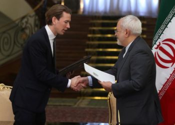 Avusturya İsrail bayrağını resmi binalara astı; İran Dışişleri Bakanı Zarif ziyaretini iptal etti