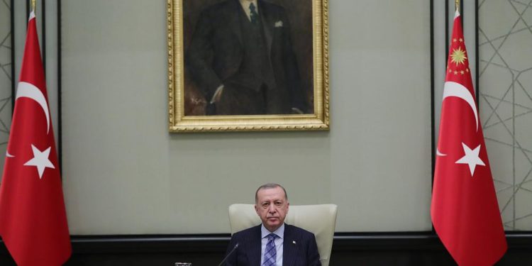 Erdoğan: Uygulanan tedbirlerle, salgın yeniden büyük ölçüde kontrol altına alındı