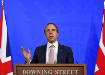 Yalan söylemekle suçlanan İngiltere Sağlık Bakanı’ndan Covid-19 savunması: İddialar gerçek dışı