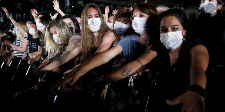 Paris’te 5 bin kişilik konser deneyi: Covid-19’un yayılma riski araştırılacak