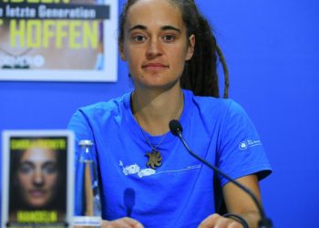 İtalyan mahkemesi, Afrikalı göçmenleri kurtaran Alman kadın kaptanı yargılamayacak