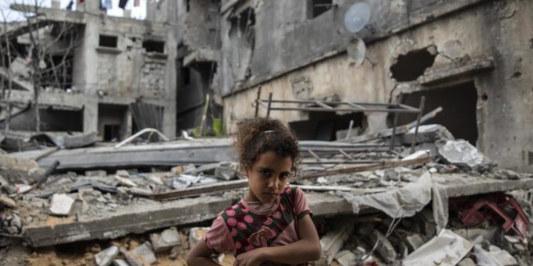 Mısır taraflar arasında mekik dokurken, Gazze’de ateşkese uyuluyor