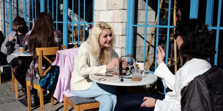 Türkiye’de son 24 saatte Covid-19’dan 178 kişi hayatını kaybetti