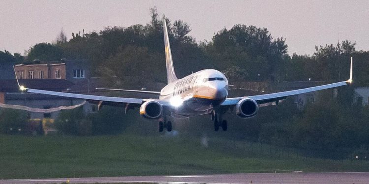 Avrupa Havacılık Emniyeti Ajansı: Acil durum dışında Belarus hava sahasını kullanmayın