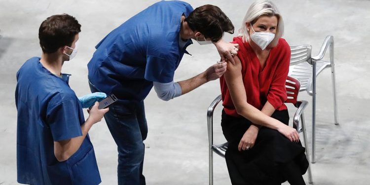 Hangi ülkede kaç kişiye Covid-19 aşısı yapıldı? Küresel çapta aşılamada son durum ne?