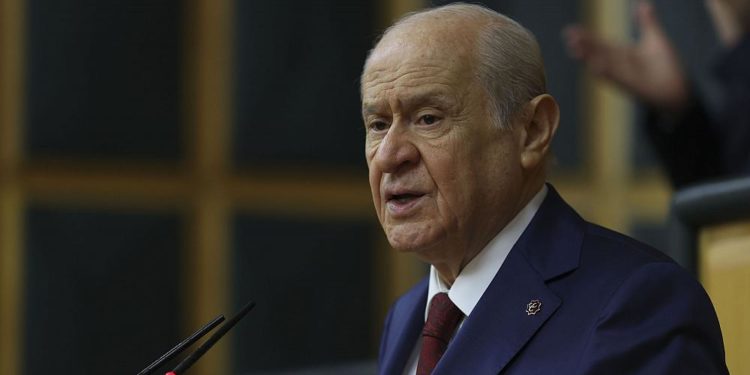 MHP lideri Devlet Bahçeli’den ‘100 maddelik’ yeni anayasa önerisi