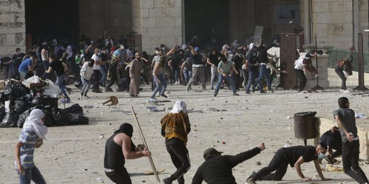 Kudüs Günü ve Mescid-i Aksa’da yaşanan gerginlik onlarca insanın ölümüne sebep oldu