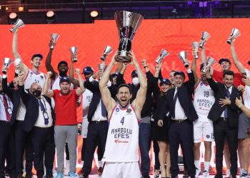 Basketbol THY Avrupa Ligi’nde Barcelona’yı mağlup eden Anadolu Efes şampiyon oldu