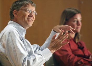 Microsoft, Bill Gates’in bir çalışanı ile olan ‘romantik ilişkisini’ araştırıyor