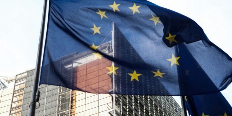 Avrupalılar Covid-19 salgınında AB kurumlarına ulusal hükümetlerinden daha fazla güveniyor