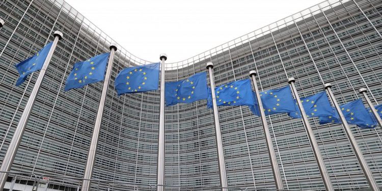 AB’nin insan hakları ihlalleri gerekçesiyle İran’a uyguladığı yaptırımlar uzatıldı