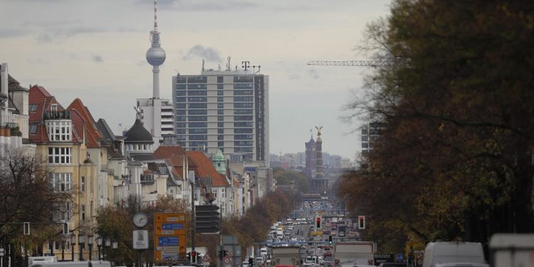 AB, Birlik dışından alınacak nitelikli yabancı işçiler için çalışma izni şartlarını kolaylaştırıyor