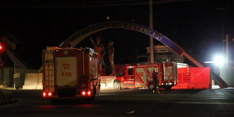 Diyarbakır Valiliği: 8. Ana Jet Üs Komutanlığına maket uçaklarla saldırı girişiminde bulunuldu