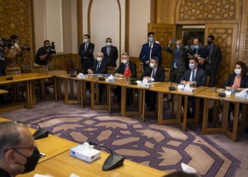 Türk ve Mısır dışişleri heyeti arasındaki siyasi istişareler Kahire’de başladı