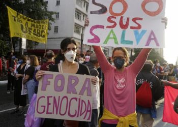 Brezilya’da binlerce kişi Devlet Başkanı Bolsonaro’yu protesto etti