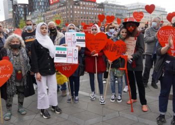 Danimarka’da Suriyeli mültecilerin oturma izinlerinin iptal edilmesi ülke genelinde protesto edildi