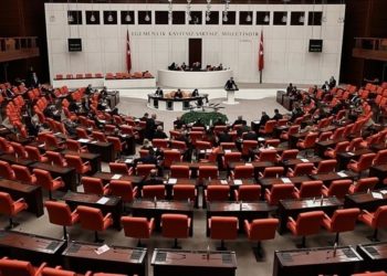 Küçük çocuklu annelere ceza erteleme: Yeni Ceza İnfazı Kanun Teklifi’nde hangi düzenlemeler var?