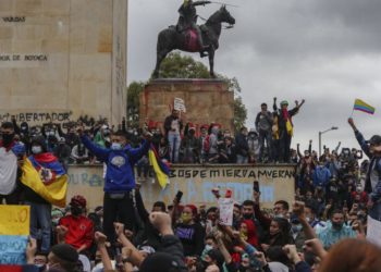 Kolombiya’da vergi reformu karşıtı protestolar ‘duruldu’, yakıt kıtlığı uyarısı yapıldı