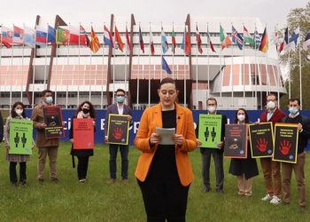 KHK’lı eski Türk diplomatlardan Strasbourg’da işkence protestosu