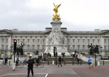 İngiltere’de gençler arasında monarşiye destek azaldı | Anket