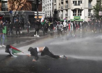 Avrupa’da Filistin’e destek gösterileri: İzinsiz eyleme Paris polisinden sert müdahale