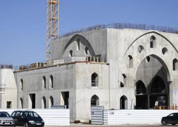 Milli Görüş, cami inşaatı için Fransız belediyenin 2,5 milyon euroluk yardımından vazgeçti
