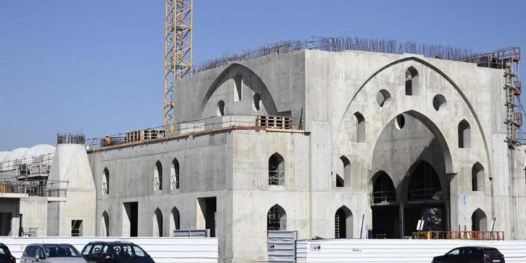 Milli Görüş, cami inşaatı için Fransız belediyenin 2,5 milyon euroluk yardımından vazgeçti