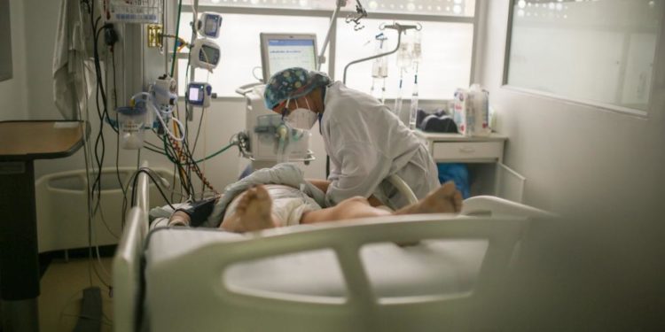 Türkiye’de son 24 saatte 232 kişi daha Covid-19’dan hayatını kaybetti