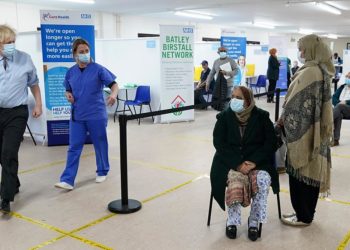 Boris Johnson, peçe giyen kadınları ‘banka soyguncularına’ benzettiği sözleri nedeniyle özür diledi