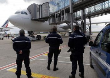 Avrupa Komisyonu’ndan Covid-19 aşısı olanlara seyahat kısıtlamalarını yumuşatma teklifi