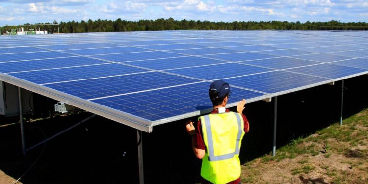 Fransa’daki eski NATO üssü, ülkenin en büyük 2. güneş paneli elektrik üretim tesisi oldu