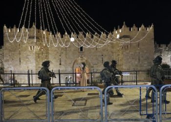 İsrail polisi Kudüs’teki Mescid-i Aksa Camii’ne baskın düzenledi, 59 kişi yaralandı