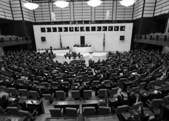 15 yaşından küçük çocuğu bulunan ve cezası 10 yıldan az kadın hükümlüler cezaevine girmeyecek