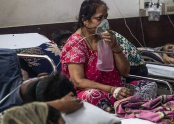 Hindistan’da muhalefet, sağlıkçılar ve iş çevrelerinden tam kapanma çağrısı