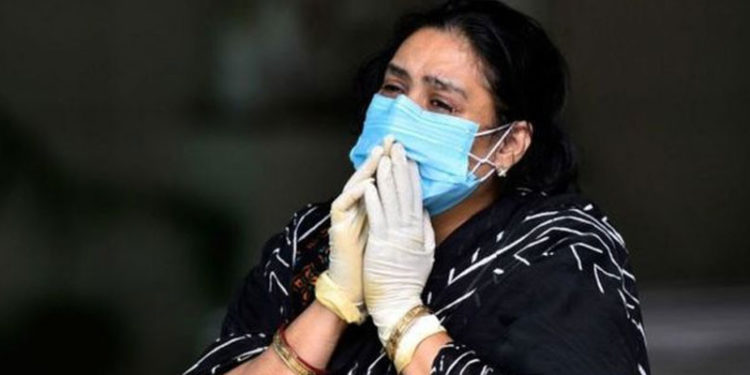 Covid-19: Hindistan salgında zirveyi geride bıraktı mı?