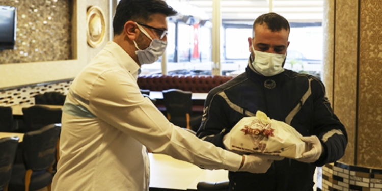 3. dalgada kayıp 58 milyar lirayı buldu; yeme-içme sektöründe işletmelerin yüzde 25'i iflas sürecinde