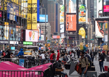 ABD, aşılanmayı tamamlamış kişiler için maske zorunluluğunu büyük oranda kaldırdı