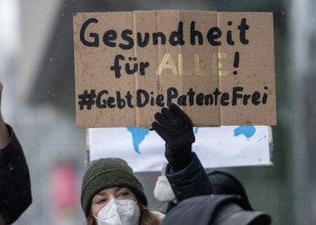 AP korona aşılarının patent hakkının geçici olarak kaldırılmasından yana