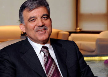 Abdullah Gül: Bu zulmü durdurmanın yolu bölge ülkelerinin İsrail karşısında ortak tavır almalarıyla olur