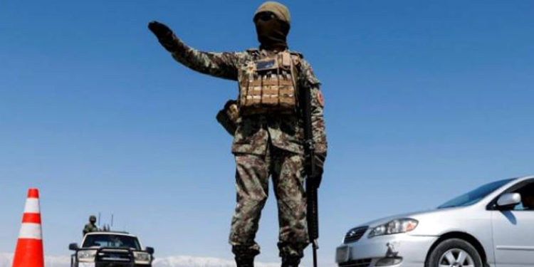 Afganistan'da bir camide cuma namazı sırasında bomba patlatıldı: 12 ölü