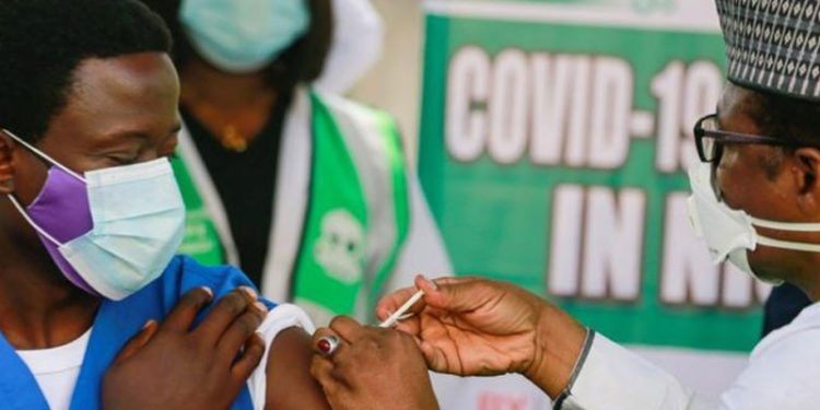 Afrika'da bazı ülkelerde aşılar neden çöpe gidiyor?