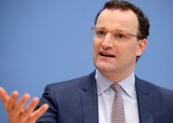 Alman Sağlık Bakanı geri adım atmadı: Ben değil, Robert Koch Enstitüsü söylüyor