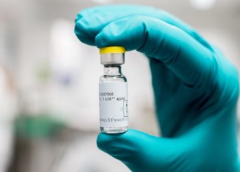 Almanya, tek dozluk Johnson&Johnson aşısını isteyen her yetişkinin olabileceğini duyurdu