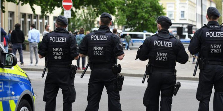 Almanya'da antisemitist saldırılara kınama