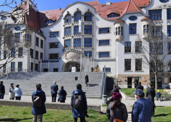 Almanya'da okulların kapanmasının en büyük mağduru göçmen çocuklar